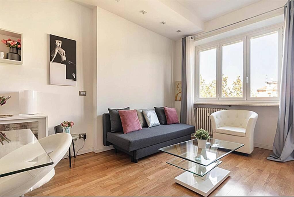 Life - Wi-fi & Smart Tv * Milano